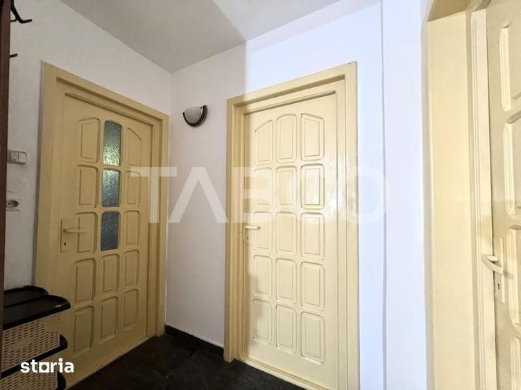 Apartament cu 3 camere decomandat în Între Lacuri