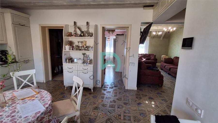Apartament cu 5 camere decomandat, mobilat în Sub Arini