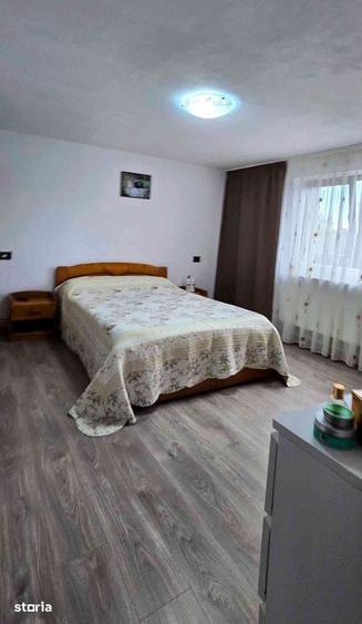 Casă cu 3 camere cu Teren 796 Mp în Vâlcea