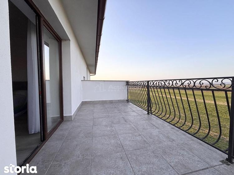 Casă cu 6 camere cu Teren 2310 Mp în Sânmartin