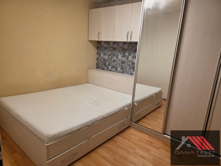 Apartament cu 3 camere semidecomandat, mobilat în Circumvalațiunii