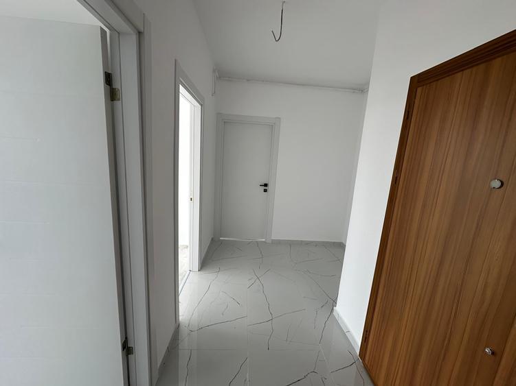 Apartament cu 3 camere decomandat în Vitan