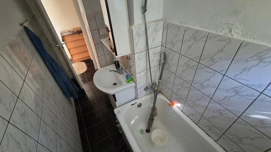 Apartament cu 3 camere semidecomandat în Șagului