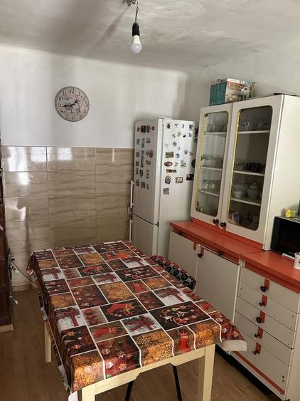 Casă cu 4 camere în Popoveni