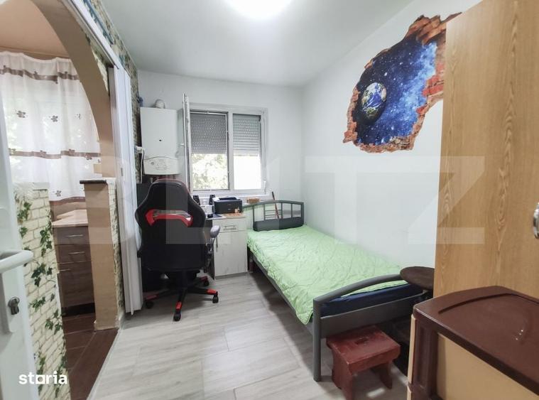 Apartament cu 3 camere semidecomandat în Micro 15