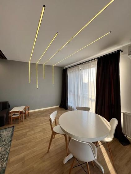Apartament cu 3 camere decomandat, mobilat în Central