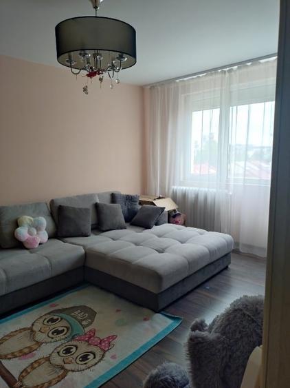 Apartament cu 3 camere decomandat în 1 Decembrie 1918