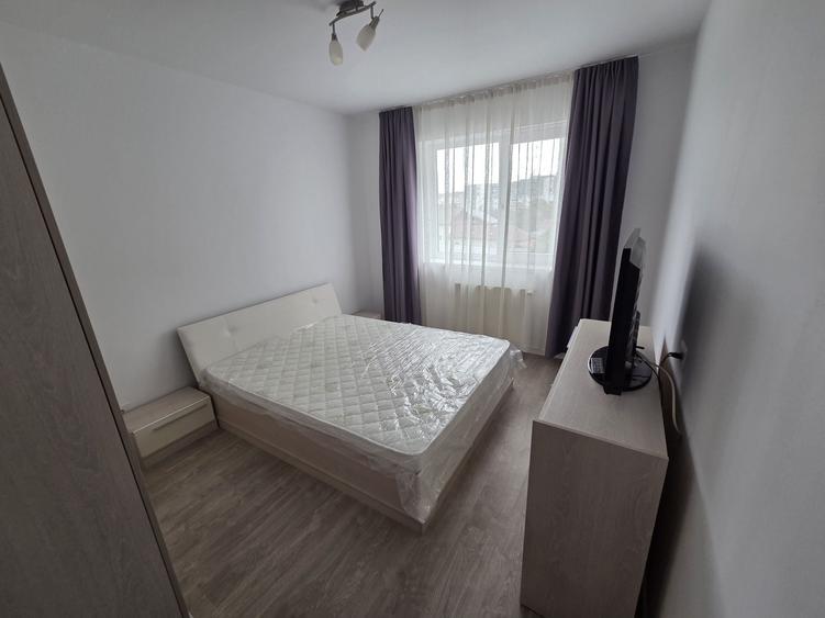 Apartament cu 2 camere decomandat în Exterior Vest