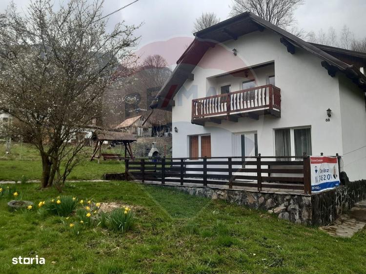 Casă cu 4 camere în Predeluț