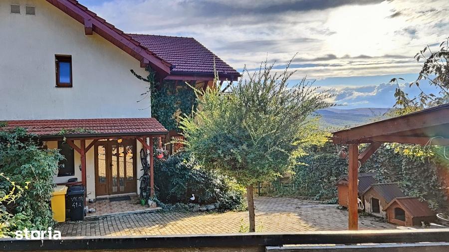 Casă cu 6 camere cu Teren 350 Mp în Baciu