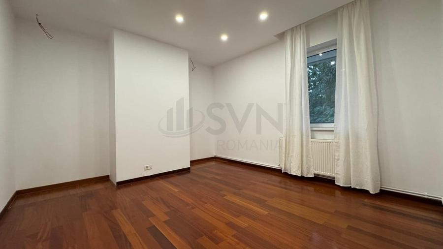 Apartament cu 5 camere decomandat în Primăverii