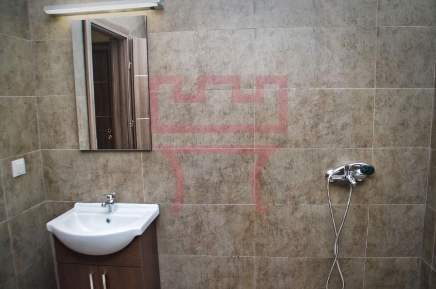 Casă individuală cu 9 camere cu Canalizare în Gilău