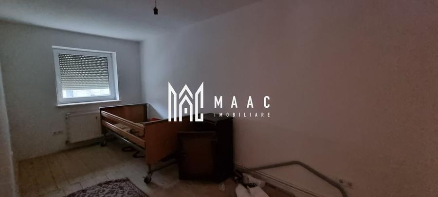 Casă individuală cu 9 camere cu Canalizare în Șeica Mare