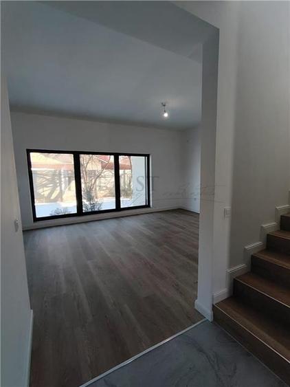 Duplex cu 3 camere cu Teren 293 Mp în Corbeanca