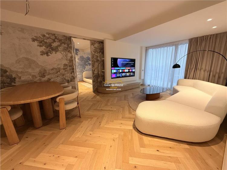 Apartament cu 4 camere decomandat în Central