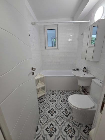 Apartament cu 3 camere semidecomandat, mobilat în Ferdinand