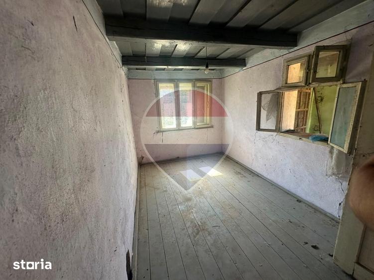 Casă cu 3 camere cu Teren 1151 Mp în Căpâlna