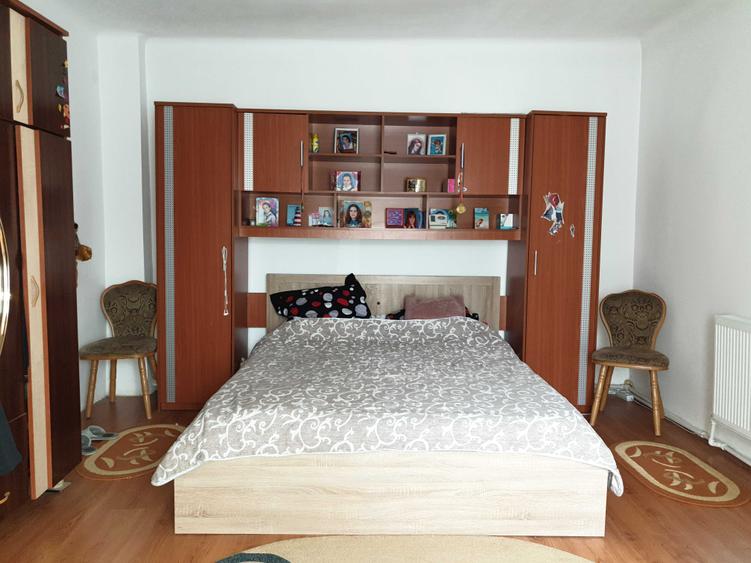 Casă cu 4 camere în Exterior Vest