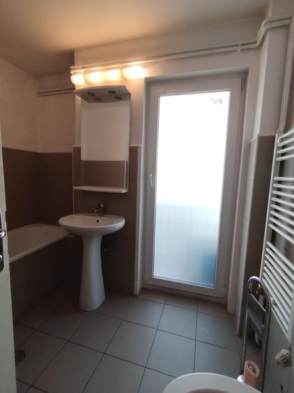 Apartament cu 4 camere circular în P-ța Romană