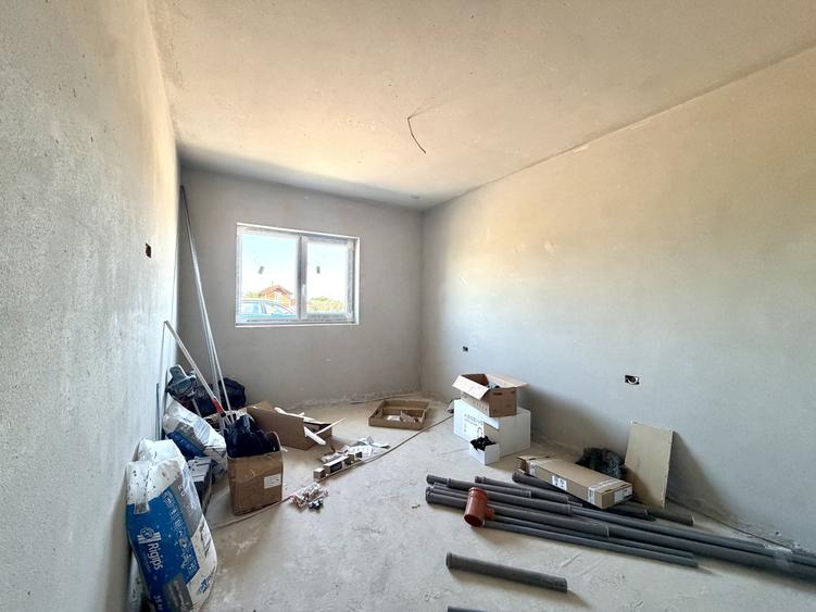Casă individuală cu 4 camere cu Teren 372 Mp în Sânandrei
