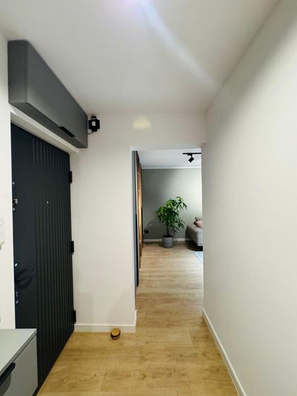 Apartament cu 3 camere decomandat, mobilat în Nerva Traian