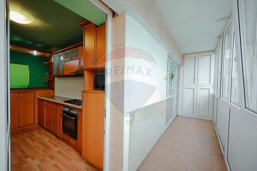 Apartament cu 4 camere decomandat în Rogerius