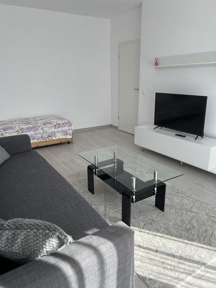 Garsonieră decomandată în Avantgarden
