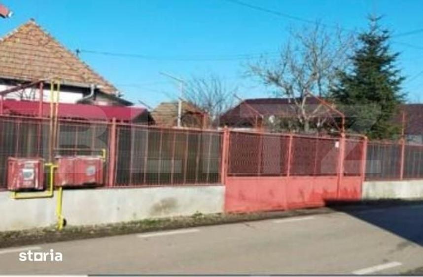 Casă cu 2 camere cu Teren 1414 Mp în Criș