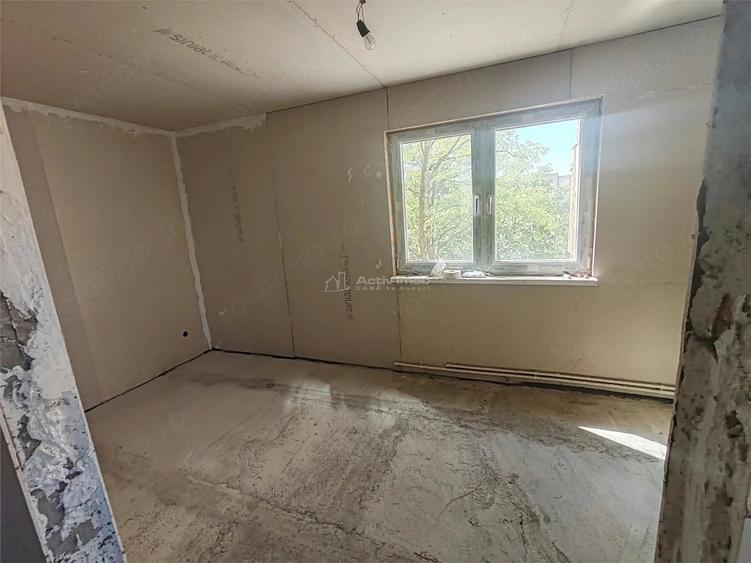 Apartament cu 2 camere semidecomandat în Central