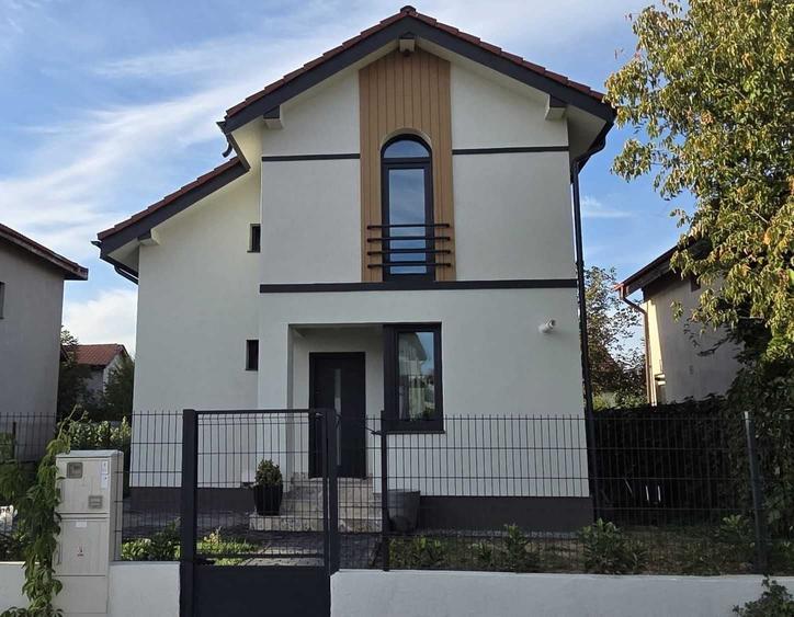 Casă cu 3 camere cu Teren 364 Mp în Central