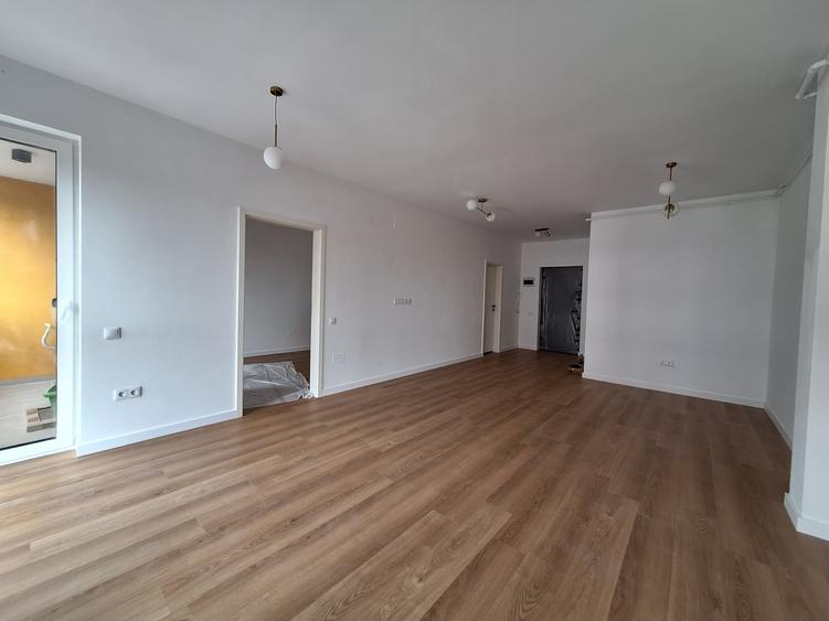 Apartament cu 2 camere semidecomandat în Florești