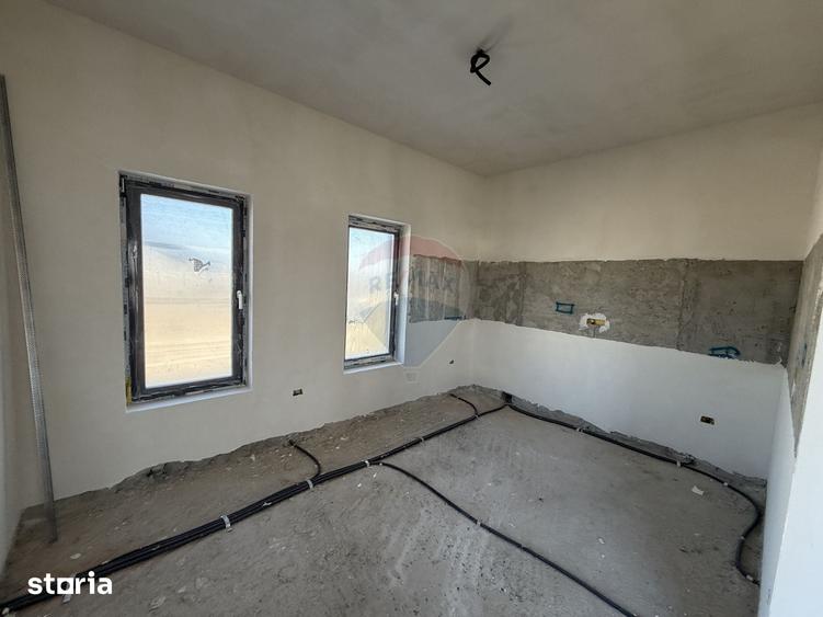 Casă cu 4 camere cu Teren 470 Mp în Câmpineanca