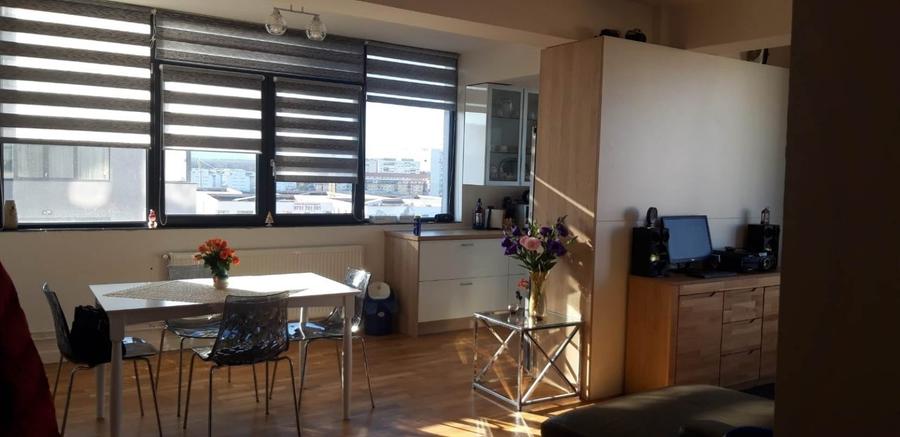 Apartament cu 3 camere semidecomandat în Mihai Viteazul