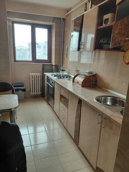 Apartament cu 3 camere decomandat în Micro 21