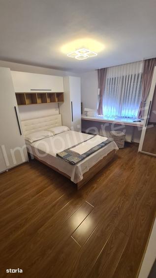 Casă cu 4 camere cu Teren 50 Mp în Central