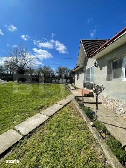 Casă cu 3 camere cu Teren 3000 Mp în Central