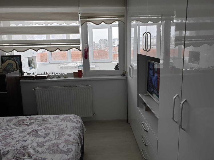 Apartament cu 2 camere decomandat în Crâng