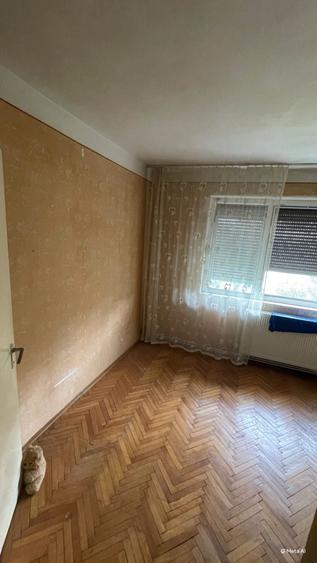 Apartament cu 3 camere decomandat în Exterior Vest