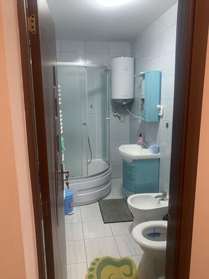 Apartament cu 2 camere decomandat în Moldova Veche