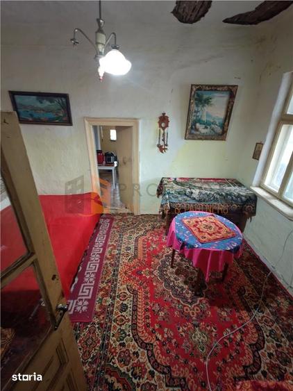 Casa de vanzare si teren 708 mp in zona Victoriei - 2