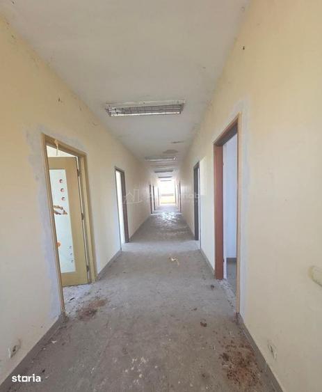 Spațiu comercial, de 680 mp, în Mărăcineni