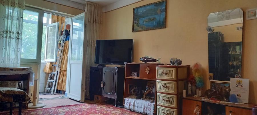 Apartament cu 2 camere decomandat în Banca Națională