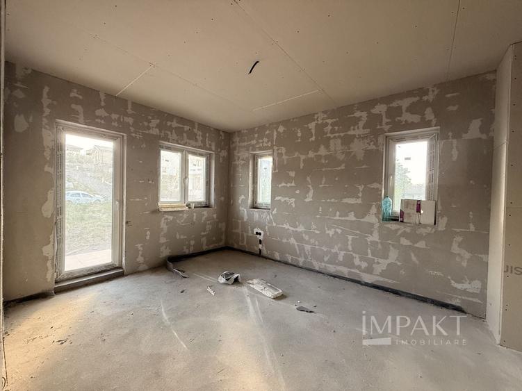 Duplex cu 5 camere cu Canalizare în Dezmir