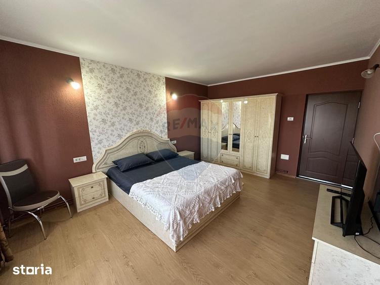 Apartament cu 3 camere în Intim