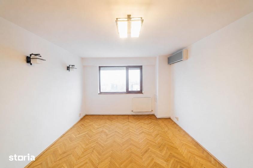 Apartament cu 3 camere în Circumvalațiunii