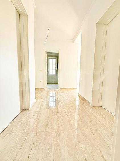 Casă individuală cu 3 camere cu Canalizare în Urseni