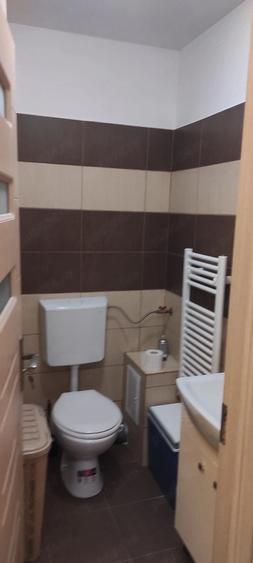 Apartament cu 3 camere decomandat în Malu Roșu