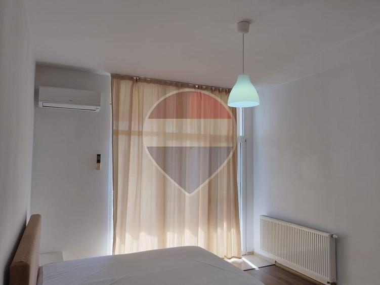 Apartament cu 2 camere, mobilat în Central