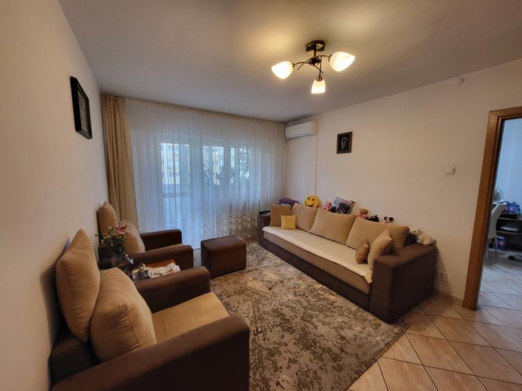 Apartament cu 2 camere semidecomandat în Fundeni
