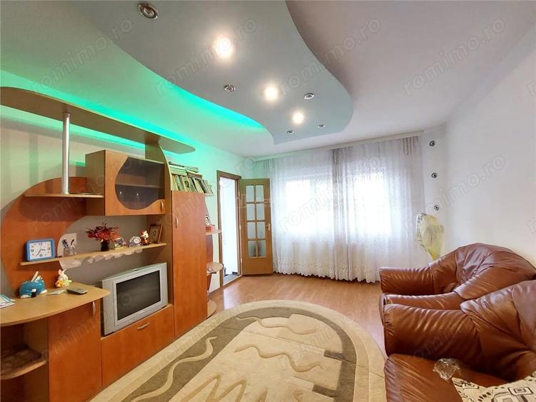 Apartament cu 3 camere decomandat în Dorobanți